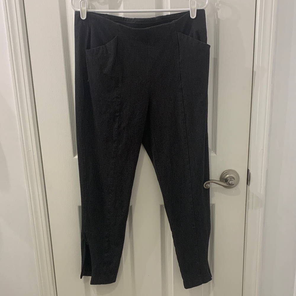 Old Navy Gray Ankle Cropped Pants with Tapered Fit